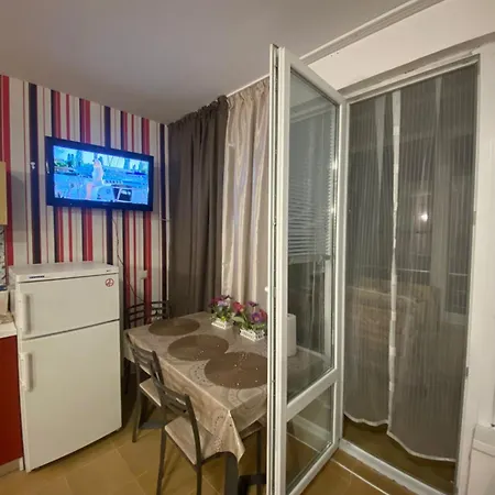 아파트 Flat Near The Sea *