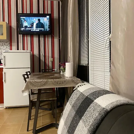 Flat Near The Sea * 포마리