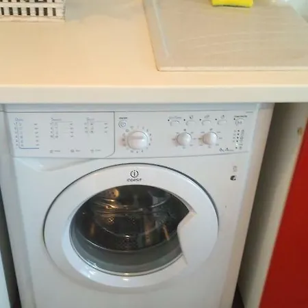 아파트 Flat Near The Sea 포마리