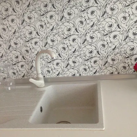 아파트 Flat Near The Sea 포마리