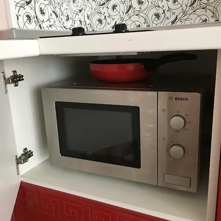 아파트 Flat Near The Sea