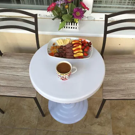 Flat Near The Sea * 포마리