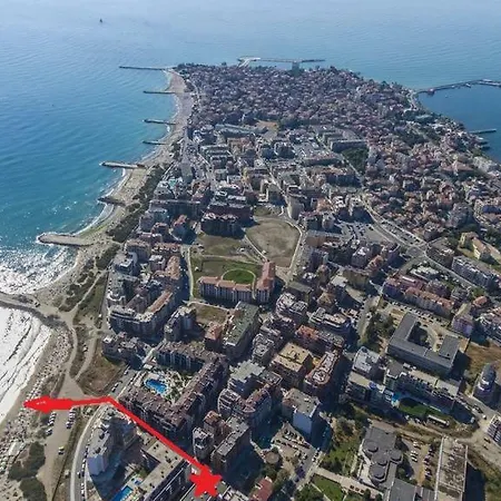 아파트 Flat Near The Sea *